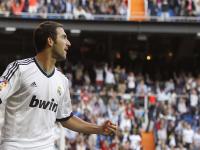 开云APP-NBA季后赛之夜，迪巴拉用实力证明自己，当足球巨星跨界闪耀篮球殿堂