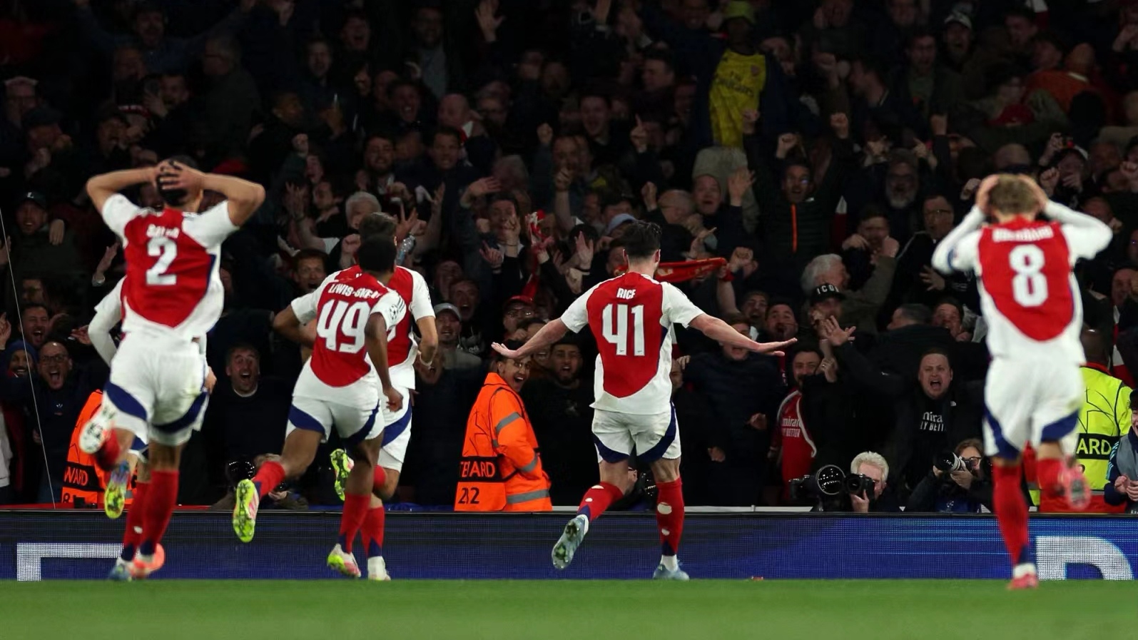 马竞门将神勇扑救，力保球门不失