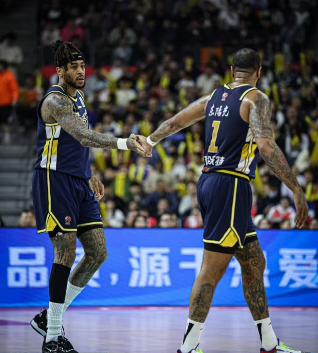 关于外援助攻得手,球队客场大胜领先对手的信息 关于外援助攻得手,球队客场大胜领先对手的信息