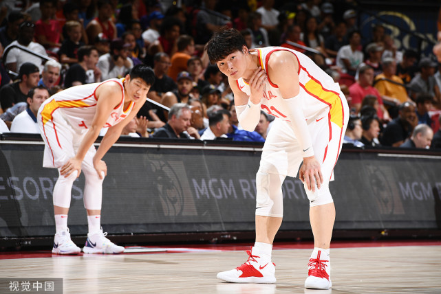 包含江苏队力克热火，王哲林关键制胜的词条