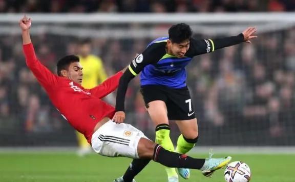 曼联横扫挪威，卡塞米罗点燃赛场